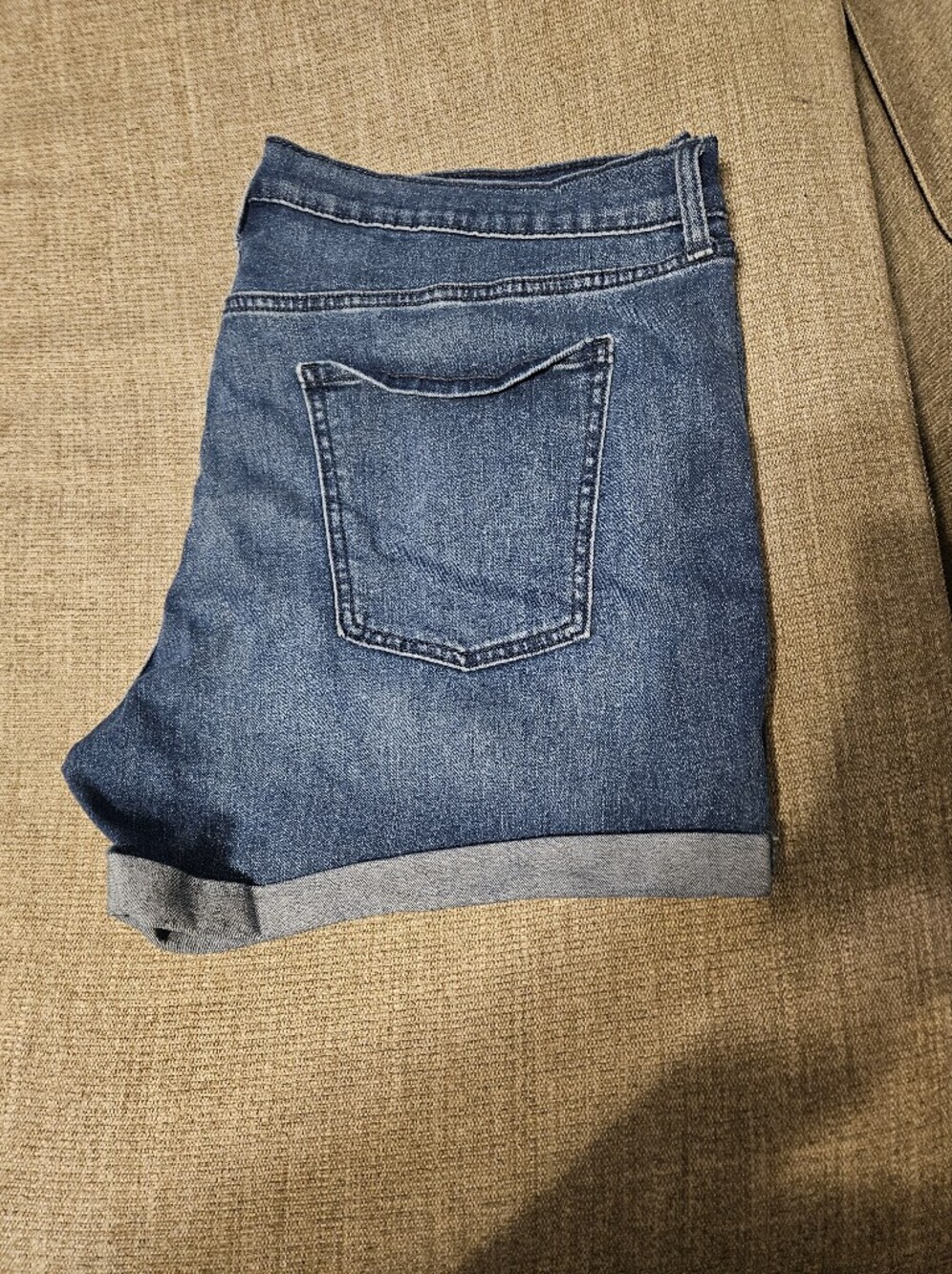 Old Navy Women's Rolled Hem Denim Shorts in Blue